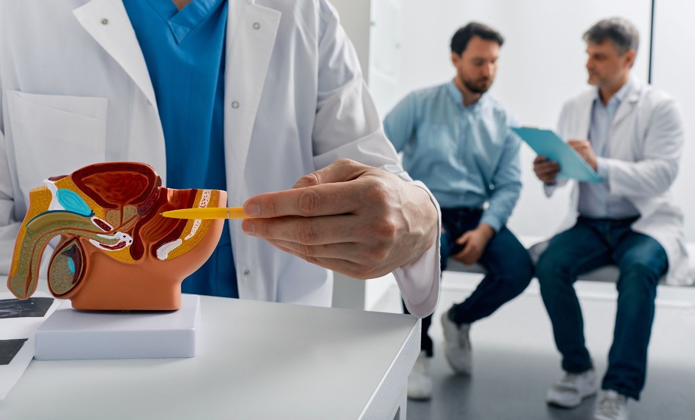 前立腺肥大症で排尿トラブルに悩む男性のイメージ